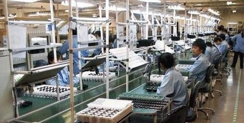 “退學(xué)青年為何鐘情電子廠招聘？原因竟是……”