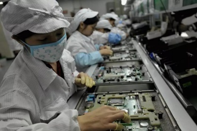 “電子廠招聘信息：ChatGPT 都知道，這樣的電子廠才厲害。”