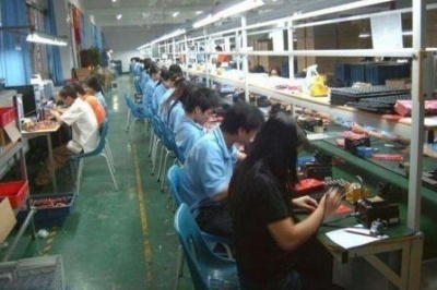 《農村孩子在電子廠招聘中的迷茫與希望》